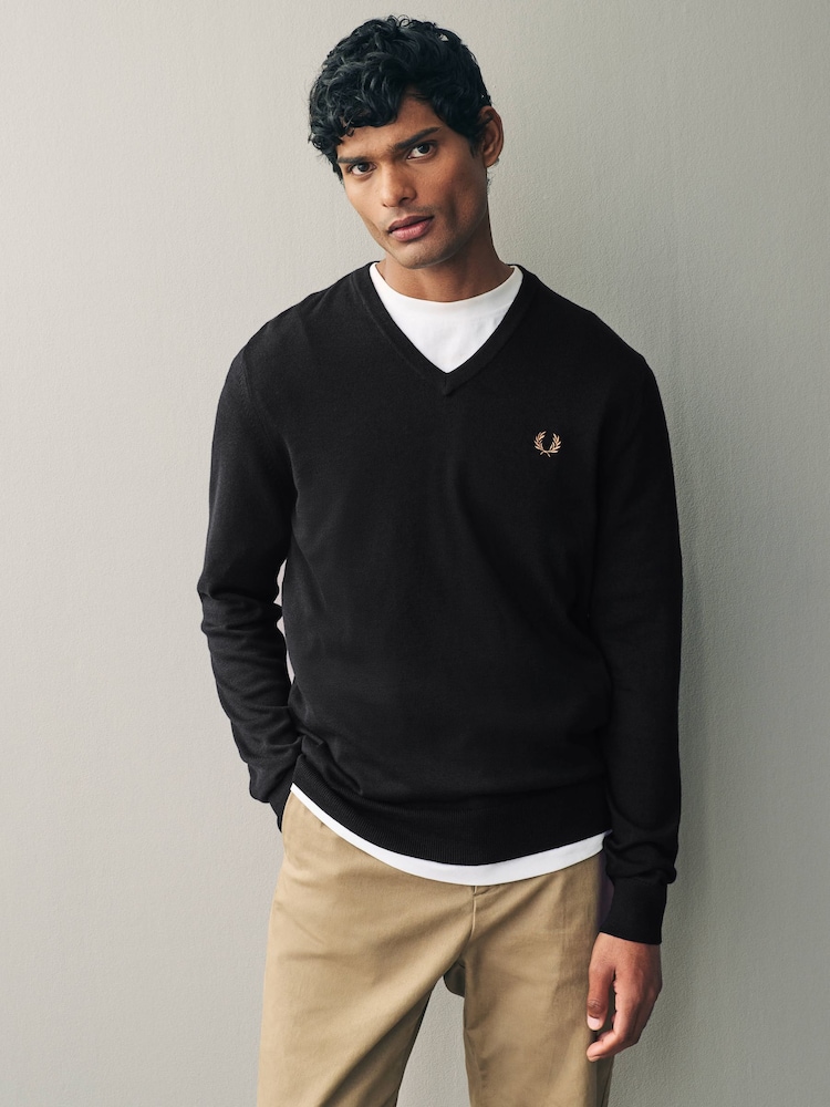 Черный - Классический джемпер с треугольным вырезом Fred Perry - Image 2 of 7