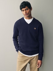 Темно-синий - Классический джемпер с треугольным вырезом Fred Perry - Image 3 of 9