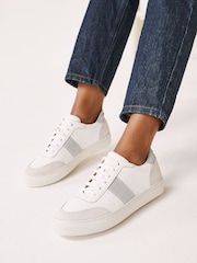 Bela/srebrna  - Usnjeni športni copati z vezalkami Forever Comfort® - Slika 2 iz 6