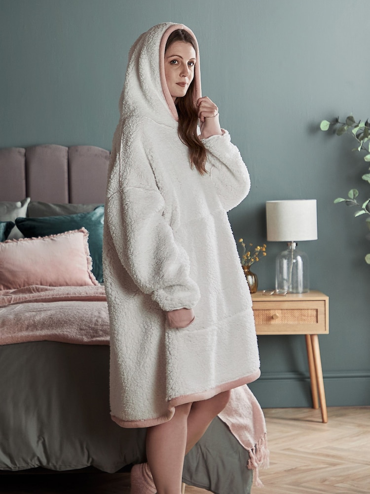 Silentnight Snugsie Oversized Sherpa Reversible Hoodie - Image 4 of 4 Silentnight Snugsie Oversized Sherpa Reversible Hoodie - Image 4 of 4
