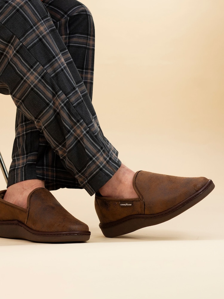 Коричневый - Goodyear Manor Full Slippers - Изображение 1 из 3 Коричневый - Goodyear Manor Full Slippers - Изображение 1 из 3