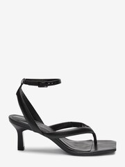 Black Forever Comfort® Signature Padded Toe Post Sandals - Image 4 of 9