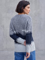 Blau - Roman abstrakter Strickpullover - Bild 2 von 4