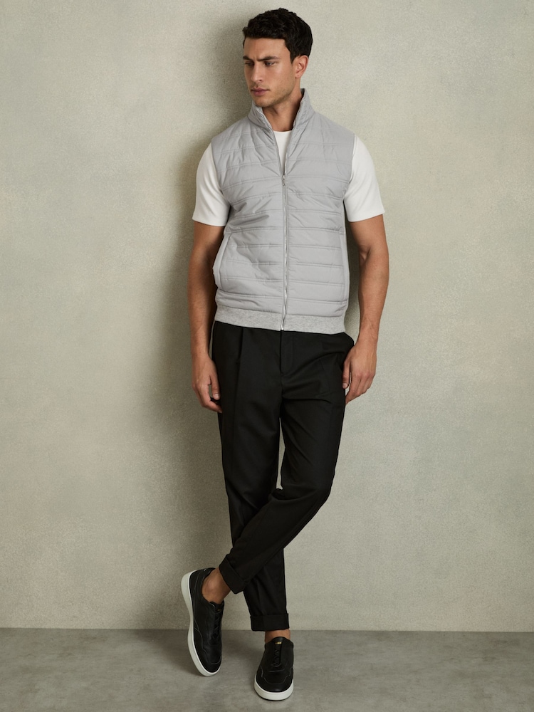 Reiss Soft Grey William Hybrid Quilt and Knit Zip-Through Gilet - Image 1 of 7