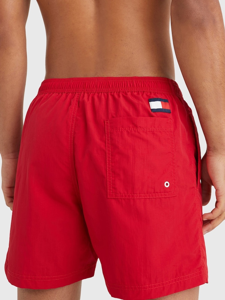 Rot - Tommy Hilfiger, Herren-Badeshorts mit Flaggenmotiv, einfarbig - Bild 2 von 5