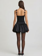 Oh Polly Bow-Detail Ruched Bubble Hem Mini Dress - 圖片 2，共 5