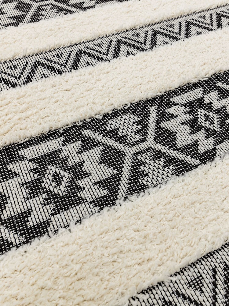 Asiatic Rugs Black Indoor/Outdoor Monty Stripe Rug - Image 5 of 5 Asiatic Rugs Black Indoor/Outdoor Monty Stripe Rug - Image 5 of 5