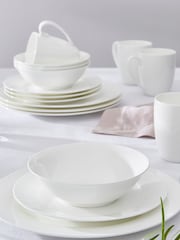 Royal Worcester 16 Piece White Serendipity Dinner Set - Image 1 of 4