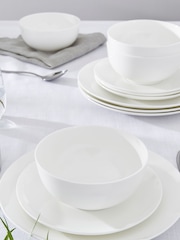 Royal Worcester 12 Piece White Serendipity Dinner Set - Image 1 of 4