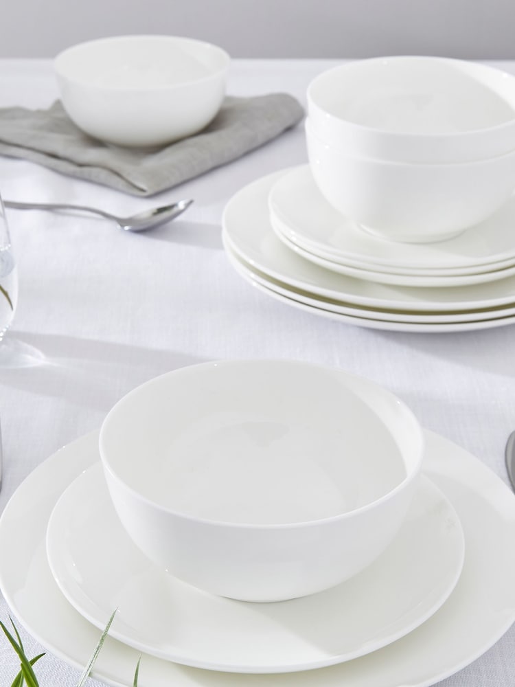 Royal Worcester 12 Piece White Serendipity Dinner Set - Image 1 of 4 Royal Worcester 12 Piece White Serendipity Dinner Set - Image 1 of 4