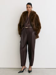 Reiss Aries Leather Barrel-Leg Pleated Trousers - صورة 1 من 7