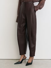 Reiss Aries Leather Barrel-Leg Pleated Trousers - صورة 3 من 7