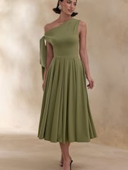 Club L London Green Daring | Asymmetric-Neck Midi Dress With Knot-Detail - Image 3 of 5