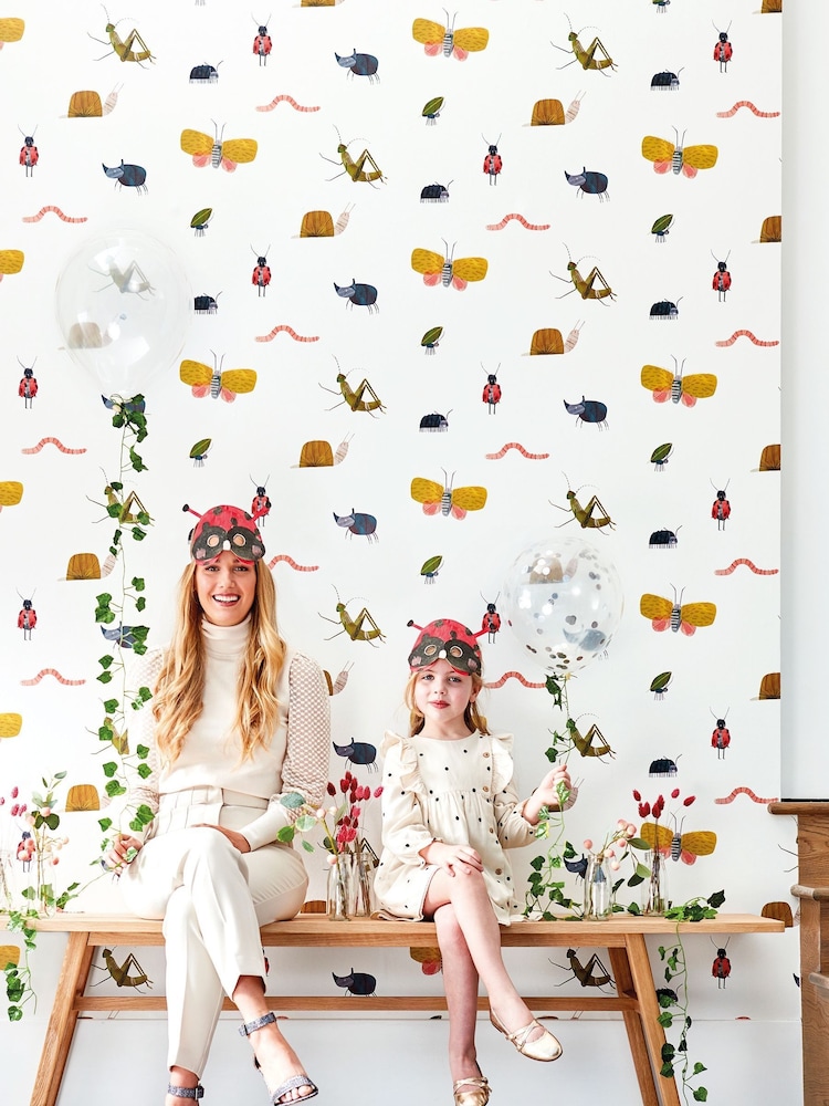Harlequin Red Garden Friends Childrens 10.05M Wallpaper - Image 1 of 3
