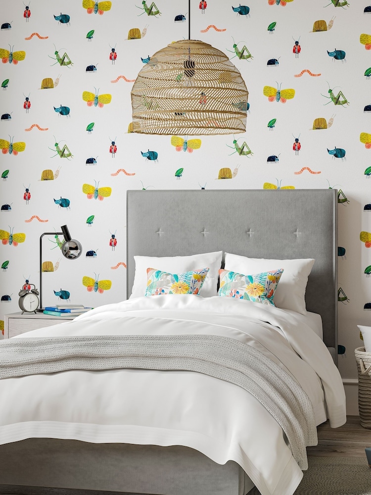Harlequin Red Garden Friends Childrens 10.05M Wallpaper - Image 2 of 3