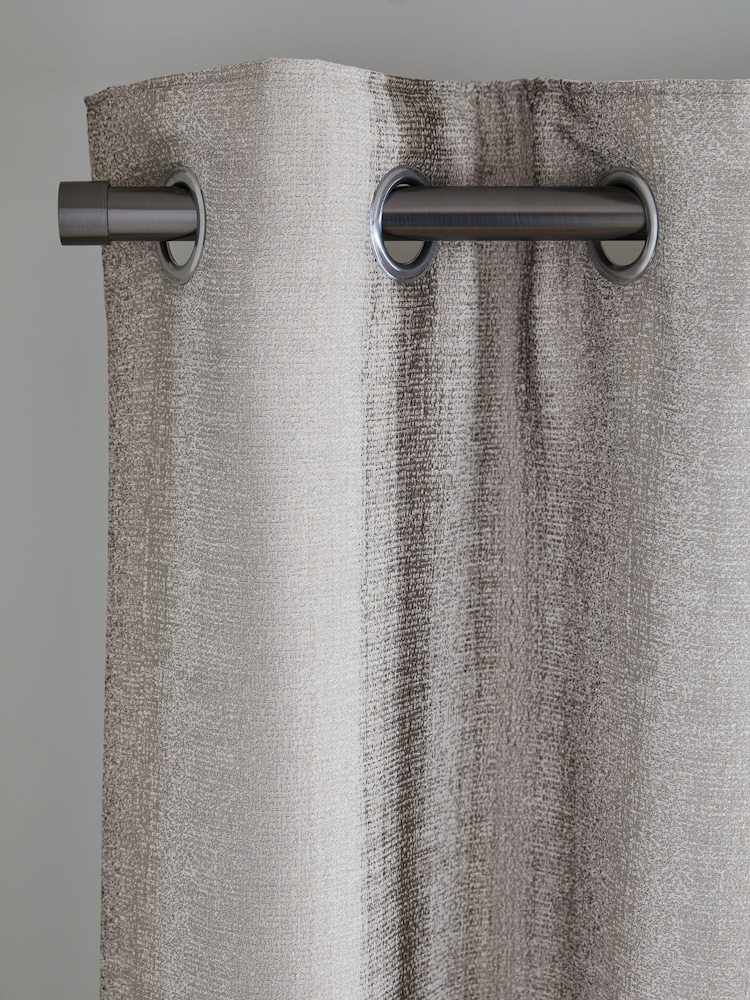 Cortinas de ilhós com listras metálicas - Imagem 1 de 5