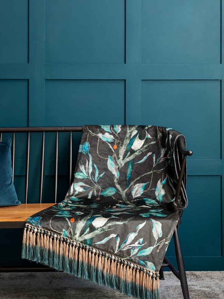 Voyage Black Collector Throw - Image 2 of 3