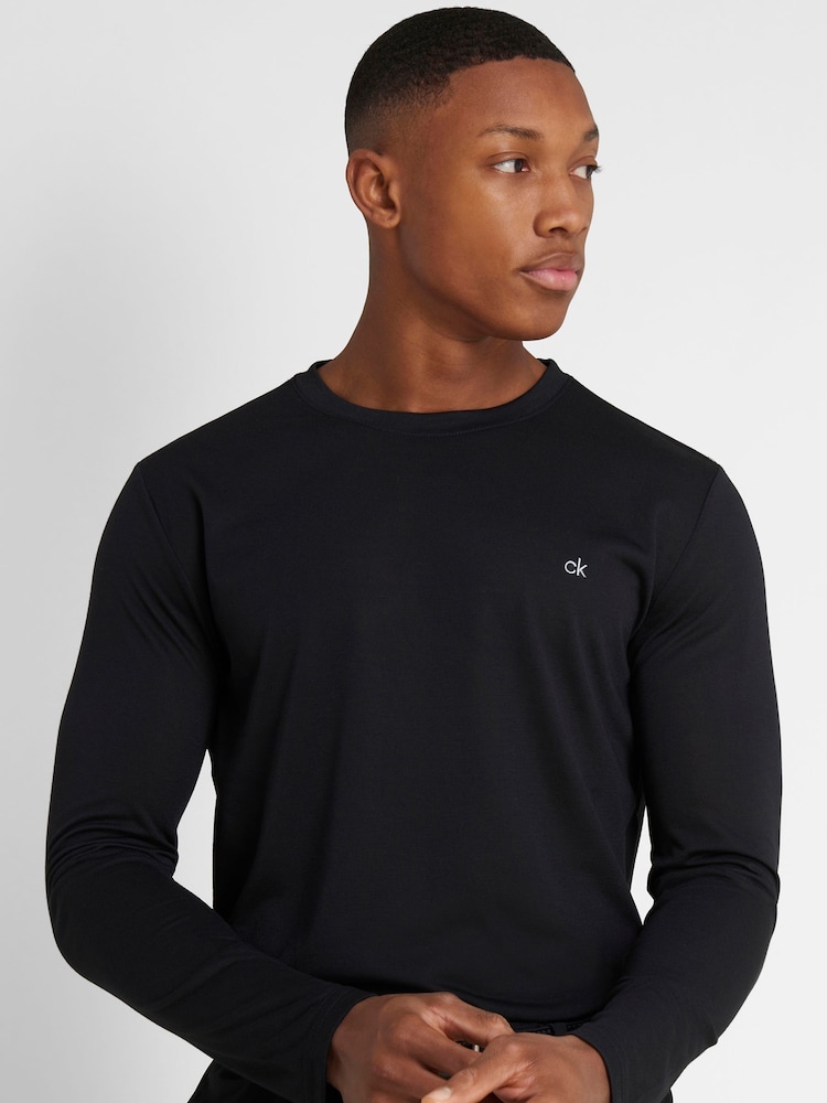 أسود - عبوة 3 تي شيرتات كم طويل Golf Assorted من Calvin Klein - صورة 2 من 10 أسود - عبوة 3 تي شيرتات كم طويل Golf Assorted من Calvin Klein - صورة 2 من 10