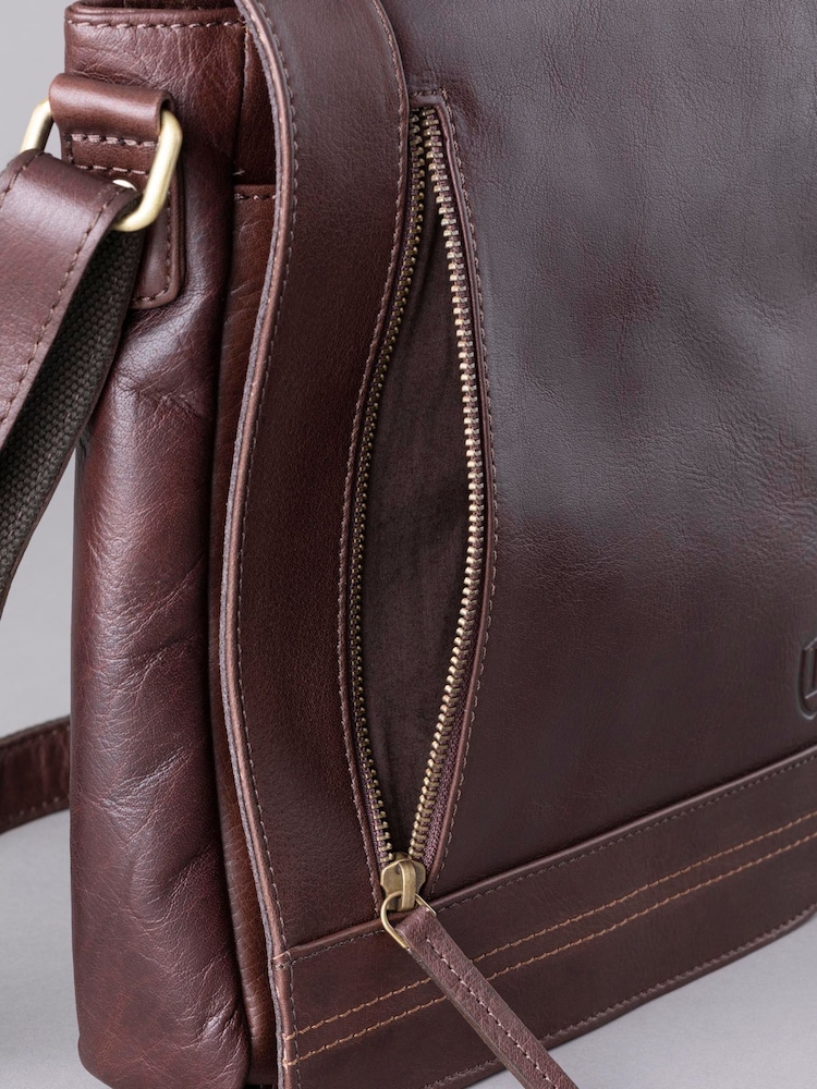 Lakeland Leather Brown Medium Keswick Messenger Bag - Image 6 of 6 Lakeland Leather Brown Medium Keswick Messenger Bag - Image 6 of 6
