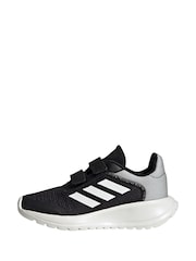 أسود/أبيض - حذاء رياضي للجري Tensaur للأولاد من Adidas - صورة 2 من 12