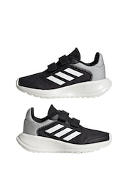 أسود/أبيض - حذاء رياضي للجري Tensaur للأولاد من Adidas - صورة 5 من 12