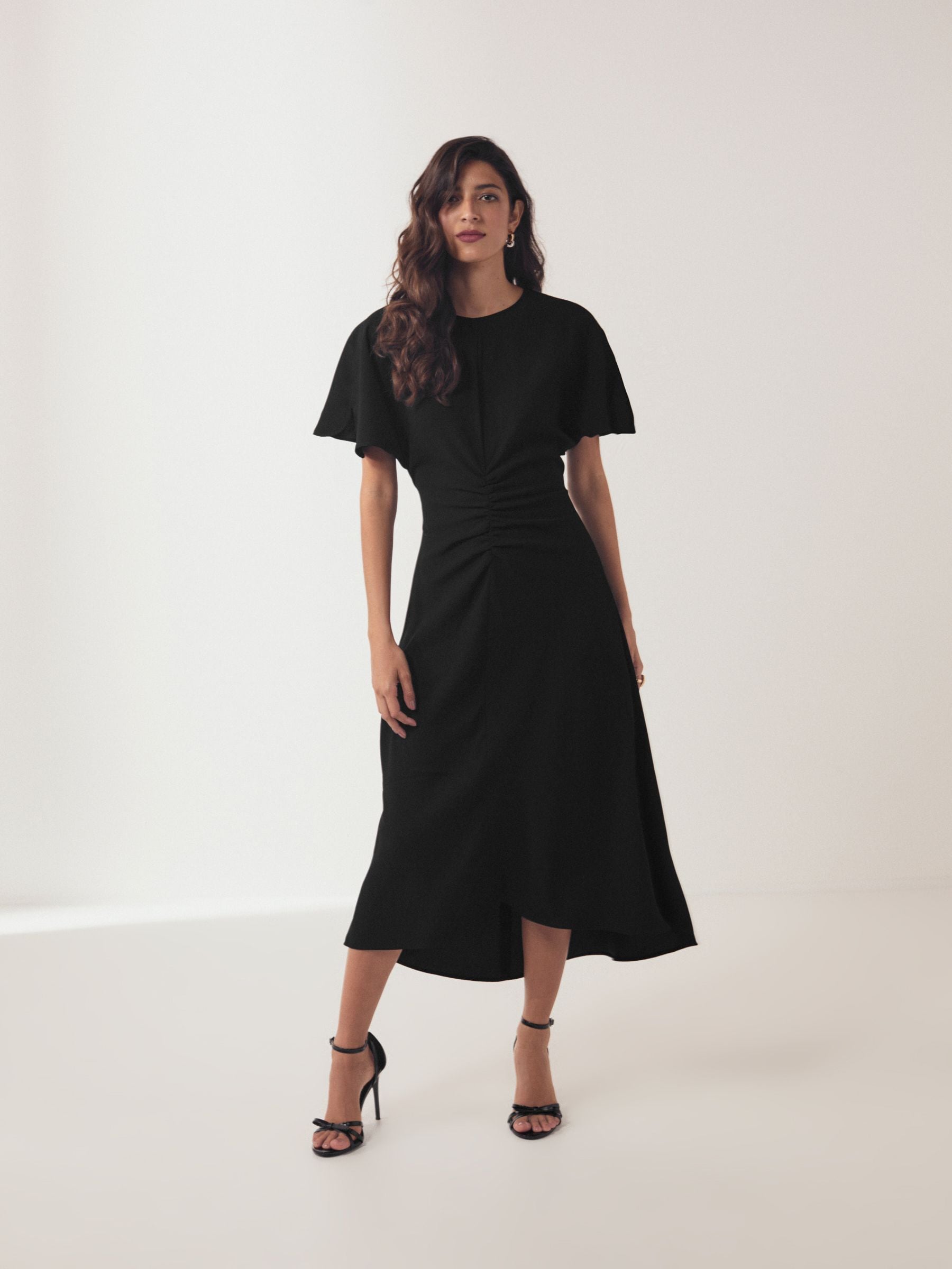 Short black dress with sleeves new arrivals
