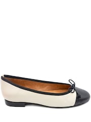 Jones Bootmaker Black-Beige Olivie Leather Pumps - Image 2 of 6
