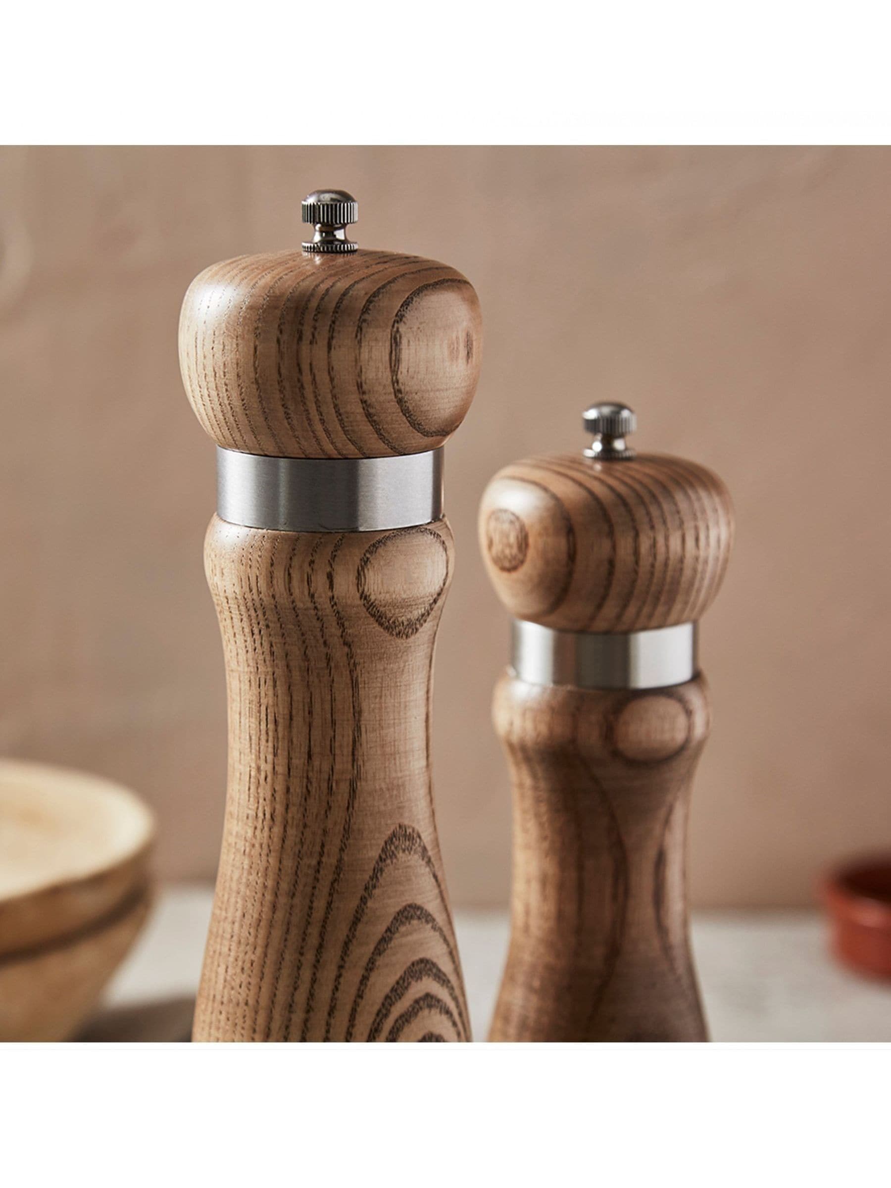 Barbary Oak Brown Hoxton Vintage Salt Pepper Mill Set