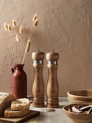 Barbary & Oak Brown Hoxton Vintage Salt & Pepper Mill Set - Image 5 of 7