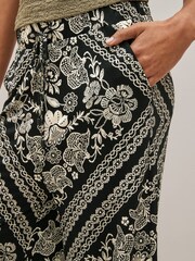 Monochrome Print Jersey Culotte Trousers - Image 4 of 5