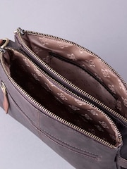 Castanho - Bolsa transversal Hartsop com zíper Lakeland Leather - Imagem 7 de 14