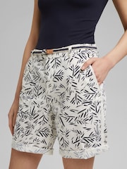 Esprit Cream Stretch Cotton Bermuda Shorts With A Belt - Image 4 of 8