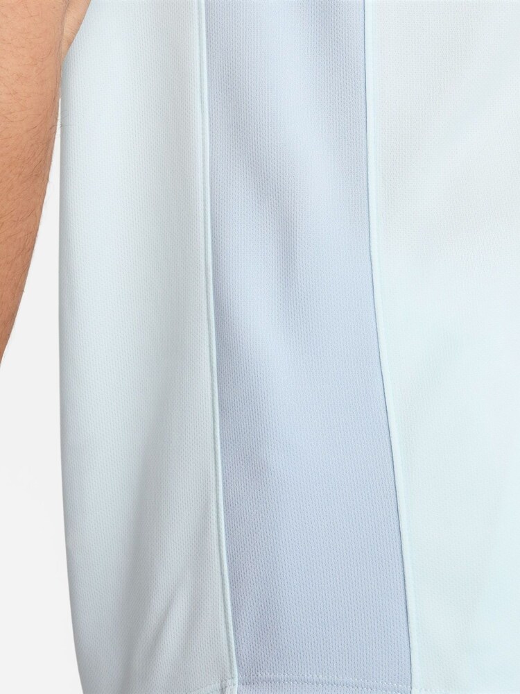 Nike Glacier Blue Dri-FIT Court Victory Tennis T-Shirt - Image 2 of 5 Nike Glacier Blue Dri-FIT Court Victory Tennis T-Shirt - Image 2 of 5