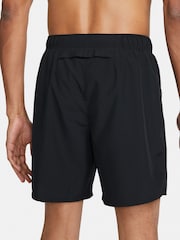 Negro - 7 pulgadas - Pantalones cortos sin forro para correr Dri-FIT Challenger de Nike - Imagen 3 de 15