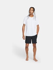 Negro - 7 pulgadas - Pantalones cortos sin forro para correr Dri-FIT Challenger de Nike - Imagen 8 de 15