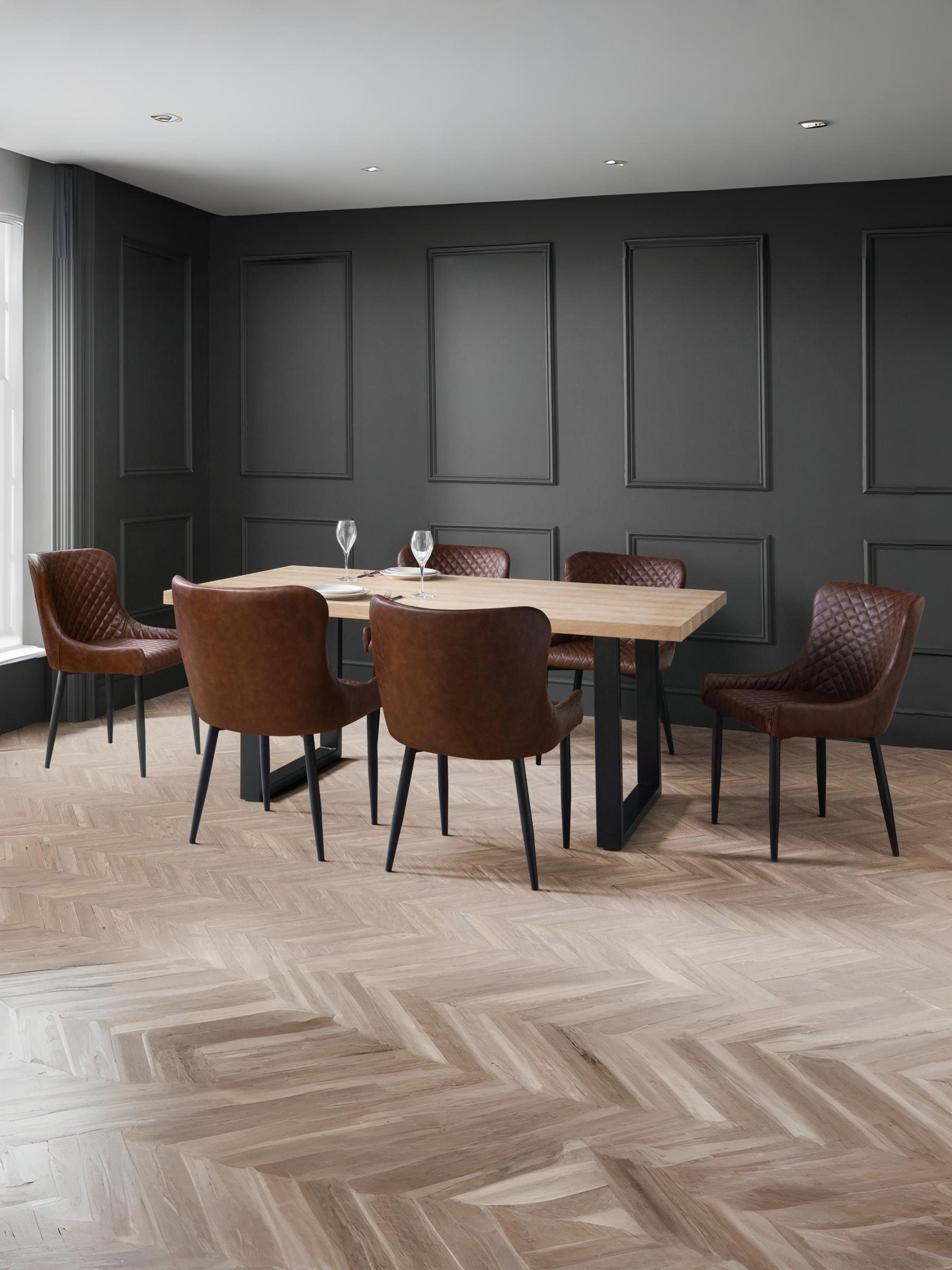 Julian Bowen Unisex Oak Effect/Brown Berwick Rectangular Dining Set With 6 Chairs - Image 1