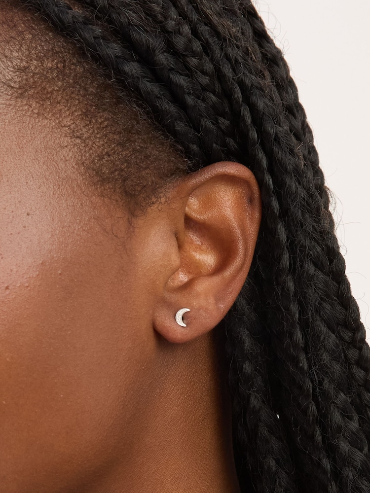 Simply Silver Mini Pave Crescent Stud Earrings - Larawan 2 ng 2