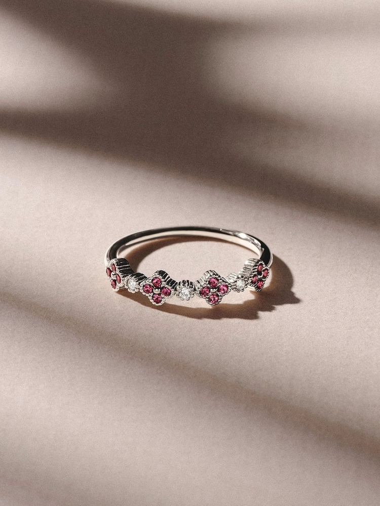 The Diamond Store Red Alegria 0.18ct Lab Ruby 4 Clover Ring - Image 3 of 3 The Diamond Store Red Alegria 0.18ct Lab Ruby 4 Clover Ring - Image 3 of 3