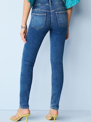 Mittelblau - Figurformende Skinny-Jeans - Bild 2 von 4
