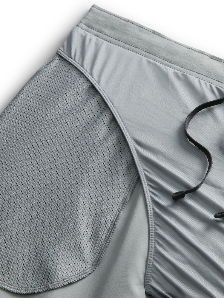 Nike Light Grey Dri-FIT Challenger 5 inch Brief Lined Running Shorts - Image 9 of 9