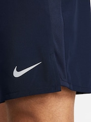 Nike Obsidian Challenger Dri-FIT 7 inch 2-in-1 Running Shorts - Image 4 of 7