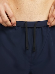 Nike Obsidian Challenger Dri-FIT 7 inch 2-in-1 Running Shorts - Image 6 of 7