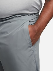 Nike Grey Challenger Dri-FIT 7 inch 2-in-1 Running Shorts - Image 7 of 9