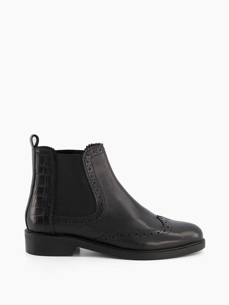 Schwarz - Dune London Quest Chelsea-Stiefel im Budapester-Stil - Bild 1 von 5 Schwarz - Dune London Quest Chelsea-Stiefel im Budapester-Stil - Bild 1 von 5