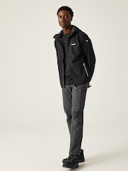 Regatta – Arec III – Softshell-Jacke in Schwarz, spritzwasserbeständig - Bild 3 von 9