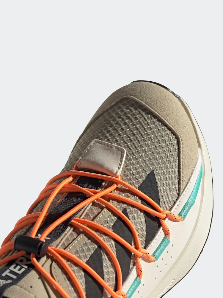 adidas Brown Terrex Voyager 21 Travel Trainers - Image 7 of 7