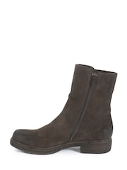 Celtic & Co Brown Essential Leather Ankle Boots - Image 2 of 5