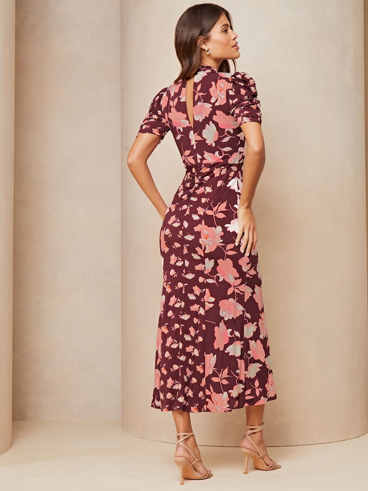 Rot - Lipsy Kurzärmeliges Midikleid mit geraffter Taille - Bild 2 von 4 Rot - Lipsy Kurzärmeliges Midikleid mit geraffter Taille - Bild 2 von 4