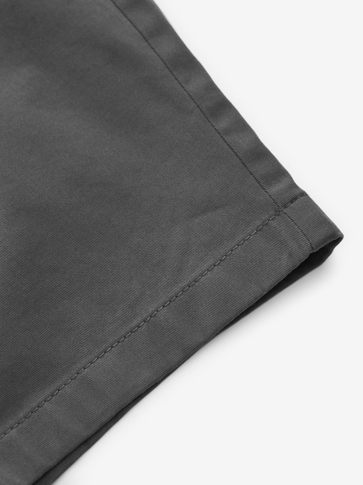 Marine/Charbon - Ajustement droit - Lot de 2 shorts chino stretch - Image 11 of 12