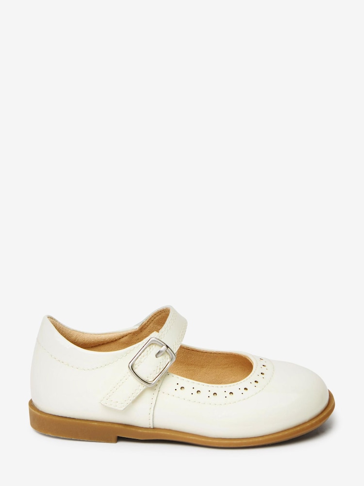 Belo usnje - Brogue Mary Jane čevlji - Slika 1 iz 5 Belo usnje - Brogue Mary Jane čevlji - Slika 1 iz 5